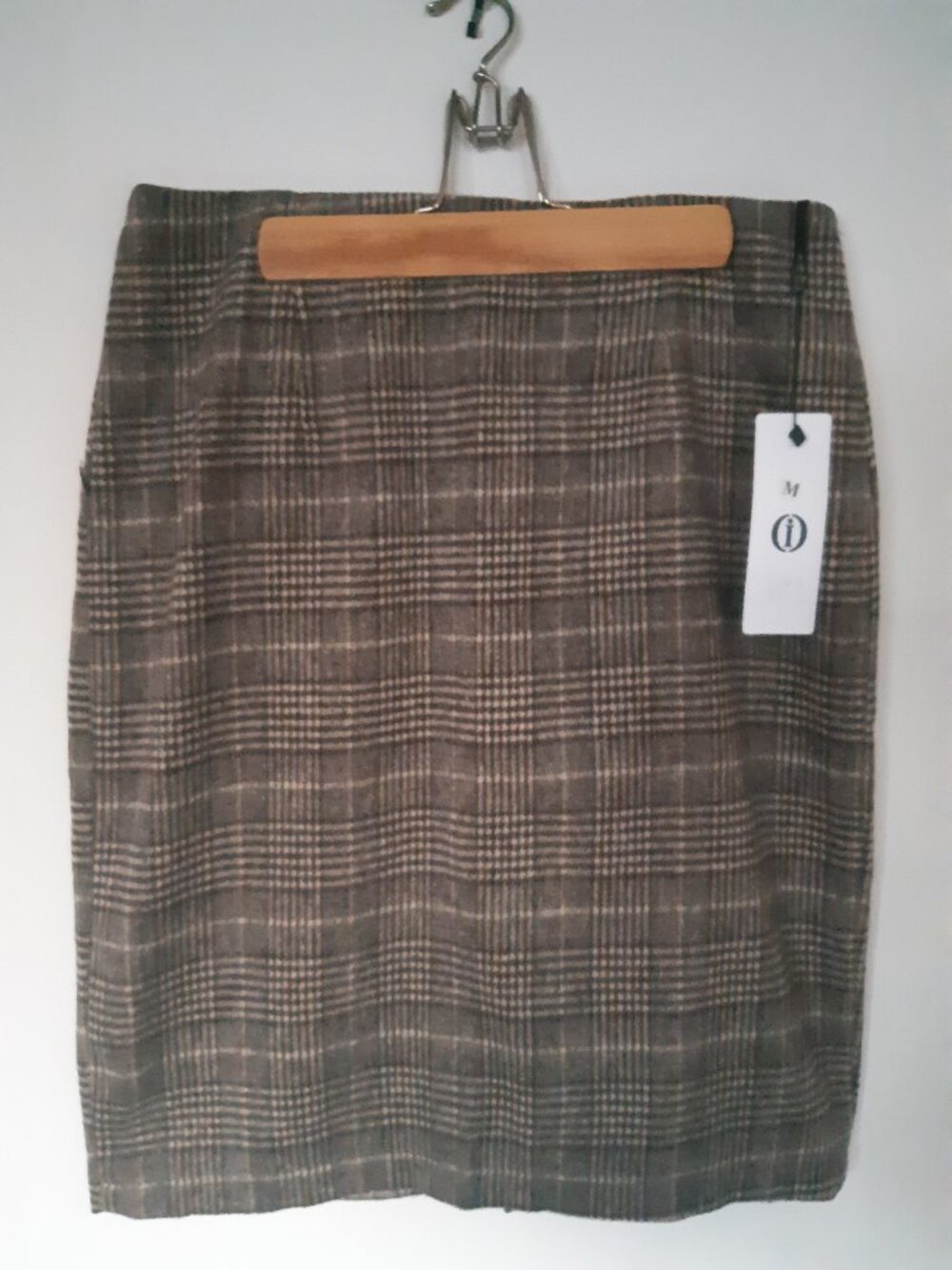 Ladies Plaid Skirt NWT